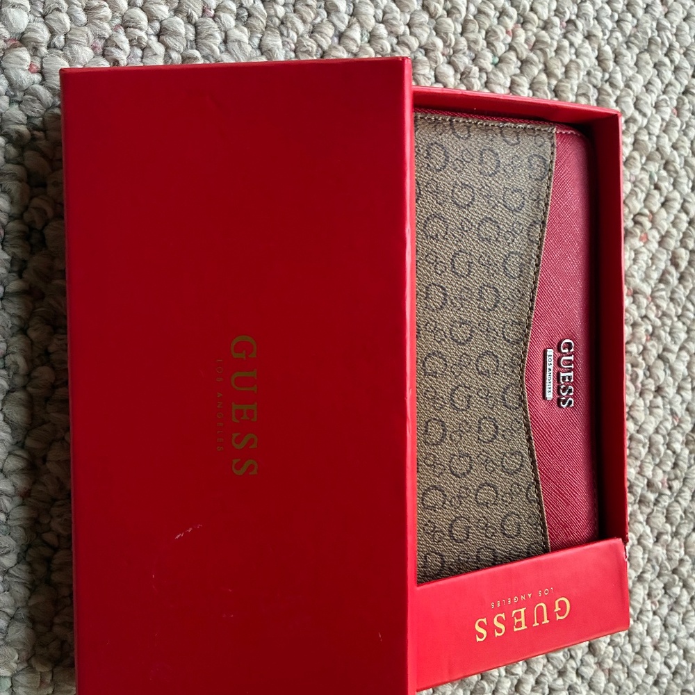 New Without Tags Guess Wallet